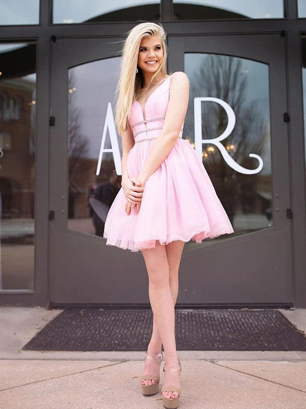 A-Line/Princess Lace Beading V-neck Sleeveless Short/Mini Homecoming Dress