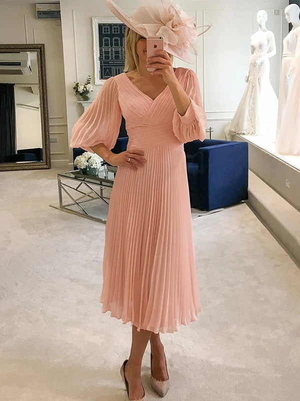 A-Line/Princess Chiffon Ruffles V-neck 3/4 Sleeves Tea-Length Mother of the Bride Dress