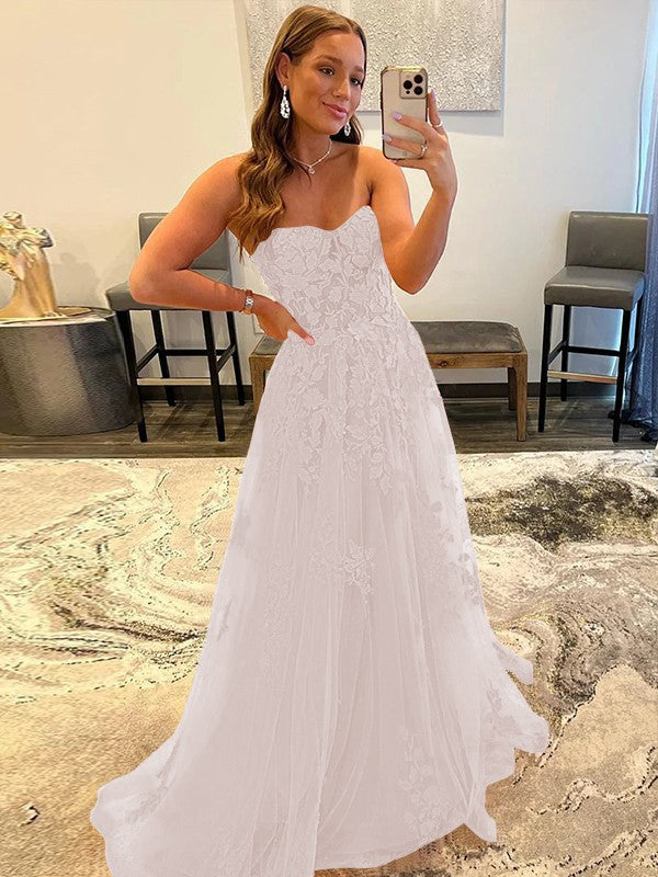 A-Line/Princess Tulle Corset-Style Applique Sweetheart Sleeveless Sweep/Brush Train Prom Dress