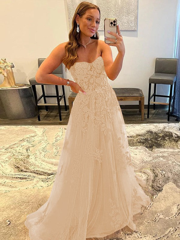 A-Line/Princess Tulle Corset-Style Applique Sweetheart Sleeveless Sweep/Brush Train Prom Dress