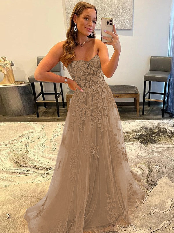 A-Line/Princess Tulle Corset-Style Applique Sweetheart Sleeveless Sweep/Brush Train Prom Dress