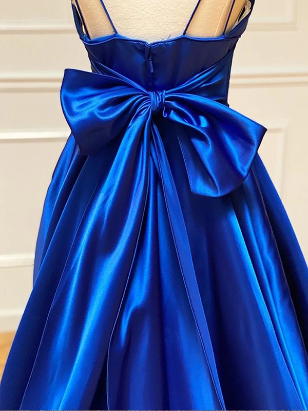 A-Line/Princess Satin Bowknot V-neck Sleeveless Court Train Prom Dress