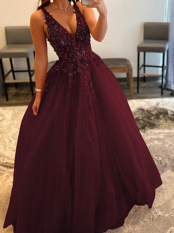Ball Gown Tulle Applique V-neck Sleeveless Floor-Length Prom Dress