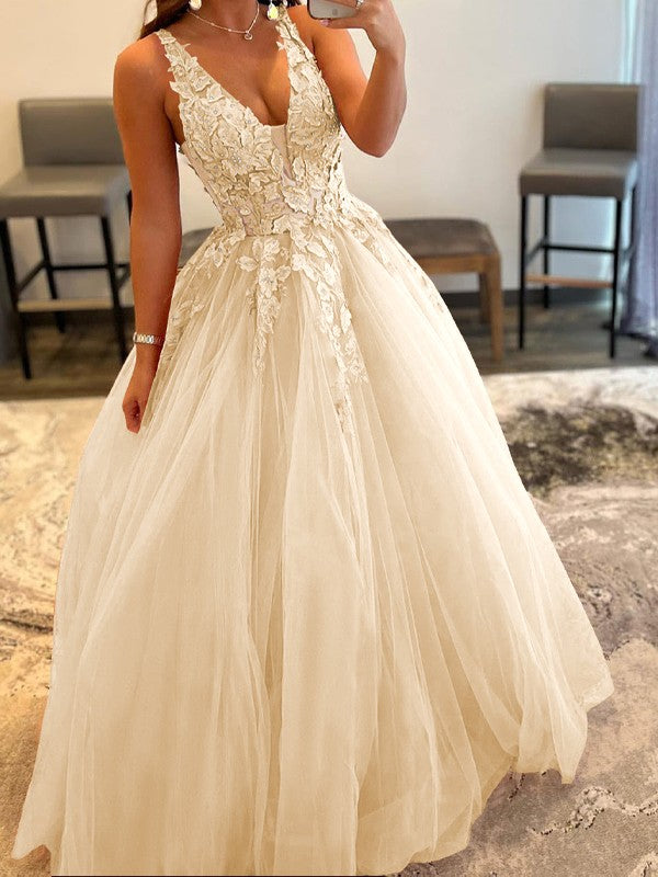 Ball Gown Tulle Applique V-neck Sleeveless Floor-Length Prom Dress
