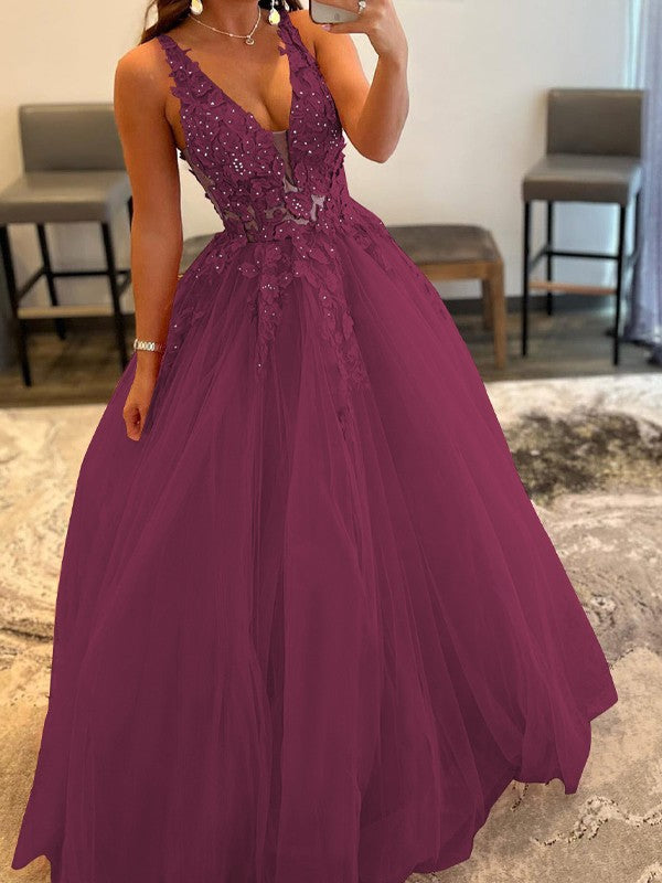 Ball Gown Tulle Applique V-neck Sleeveless Floor-Length Prom Dress