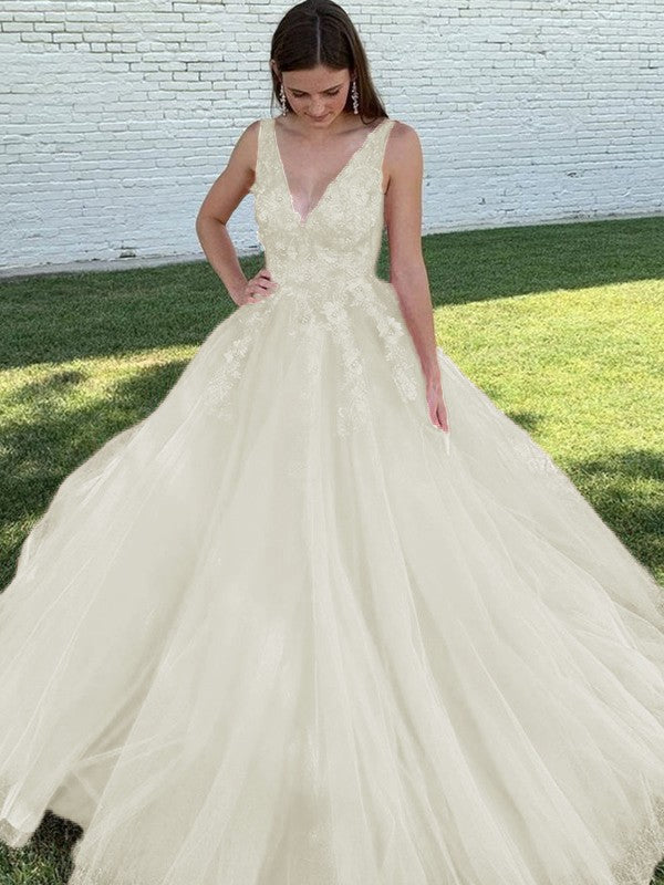 A-Line/Princess Tulle Applique V-neck Sleeveless Sweep/Brush Train Prom Dress