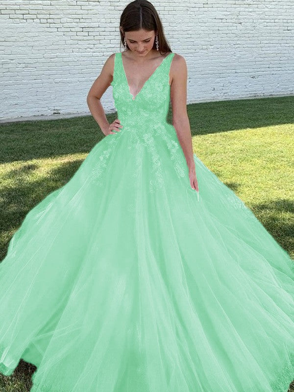 A-Line/Princess Tulle Applique V-neck Sleeveless Sweep/Brush Train Prom Dress