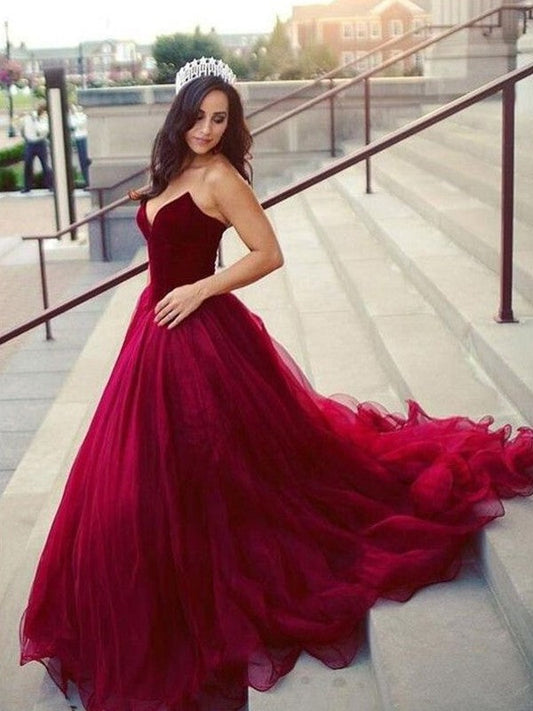 Ball Gown Sleeveless Sweetheart Court Train Tulle Prom Dress