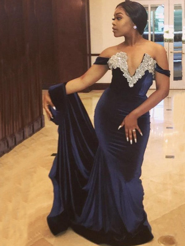 Mermaid Sleeveless Off-the-Shoulder Sweep/Brush Train With Applique Velvet Prom Dress