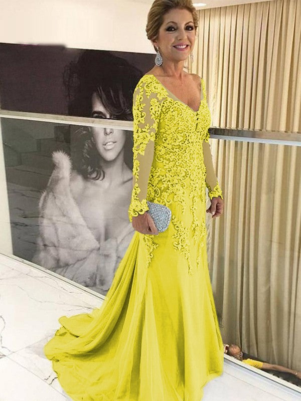 Sheath/Column Tulle Applique V-neck Long Sleeves Sweep/Brush Train Mother of the Bride Dress