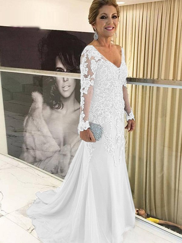 Sheath/Column Tulle Applique V-neck Long Sleeves Sweep/Brush Train Mother of the Bride Dress