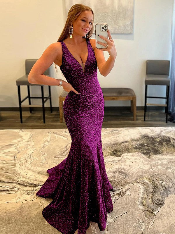 Sheath/Column Velvet Sequins Ruffles V-neck Sleeveless Sweep/Brush Train Prom Dress