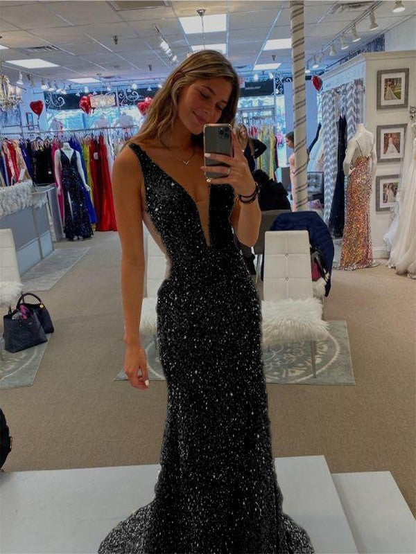 Sheath/Column Velvet Sequins V-neck Sleeveless Sweep/Brush Train Prom Dress