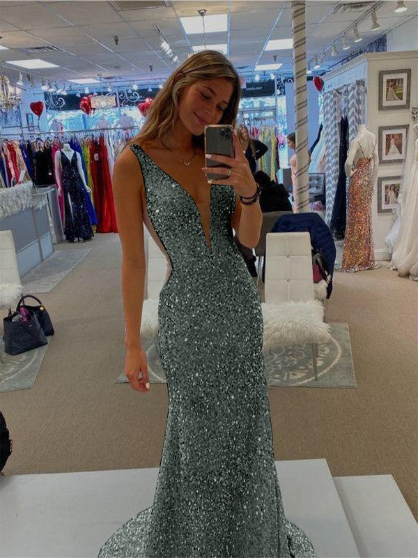 Sheath/Column Velvet Sequins V-neck Sleeveless Sweep/Brush Train Prom Dress