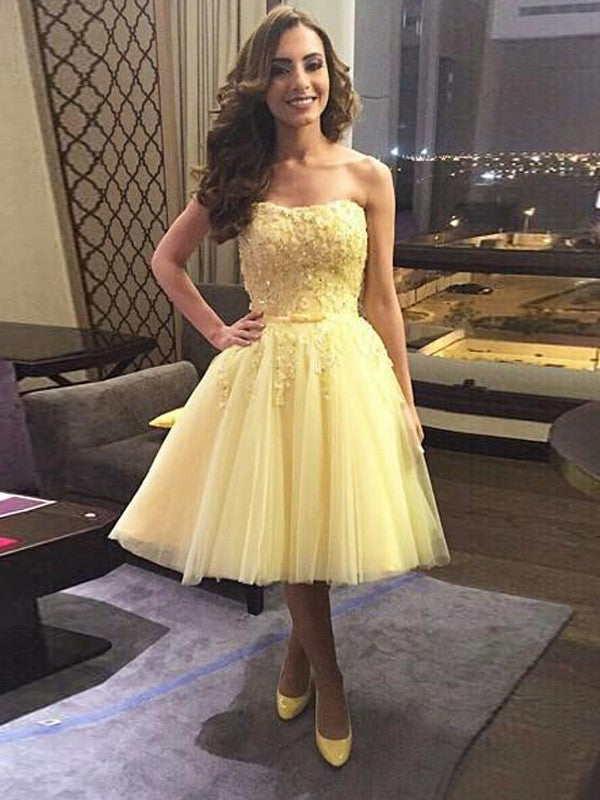 A-Line Tulle Sweetheart Sleeveless Short/Mini With Applique Homecoming Dress