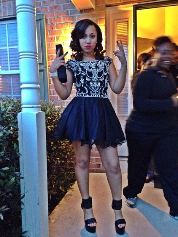 A-Line Tulle Scoop Sleeveless Short/Mini With Beading Homecoming Dress