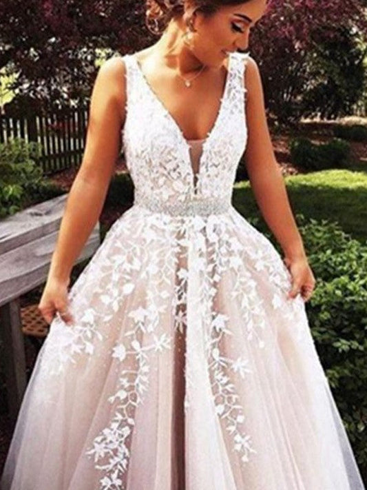 A-Line Tulle V-neck Sleeveless Sweep/Brush Train With Applique Prom Dress