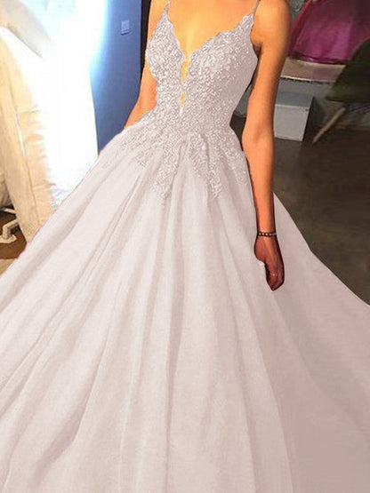 Ball Gown Sleeveless Spaghetti Straps Sweep/Brush Train With Applique Tulle Prom Dress