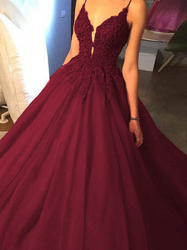 Ball Gown Sleeveless Spaghetti Straps Sweep/Brush Train With Applique Tulle Prom Dress