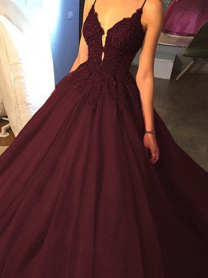 Ball Gown Sleeveless Spaghetti Straps Sweep/Brush Train With Applique Tulle Prom Dress