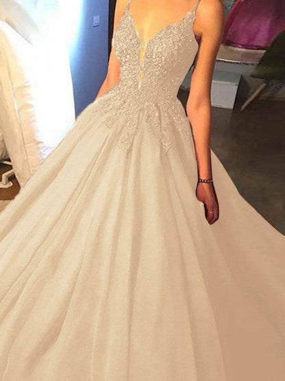 Ball Gown Sleeveless Spaghetti Straps Sweep/Brush Train With Applique Tulle Prom Dress