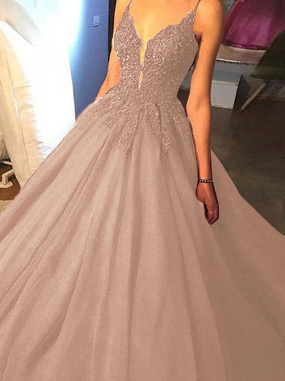 Ball Gown Sleeveless Spaghetti Straps Sweep/Brush Train With Applique Tulle Prom Dress