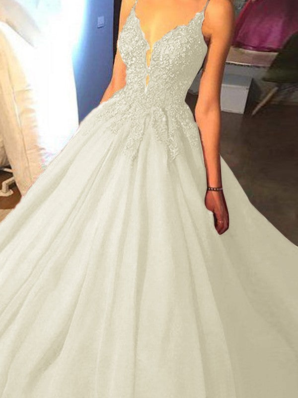 Ball Gown Sleeveless Spaghetti Straps Sweep/Brush Train With Applique Tulle Prom Dress