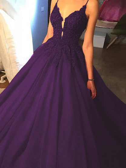 Ball Gown Sleeveless Spaghetti Straps Sweep/Brush Train With Applique Tulle Prom Dress