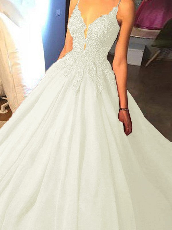Ball Gown Sleeveless Spaghetti Straps Sweep/Brush Train With Applique Tulle Prom Dress