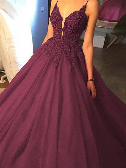 Ball Gown Sleeveless Spaghetti Straps Sweep/Brush Train With Applique Tulle Prom Dress
