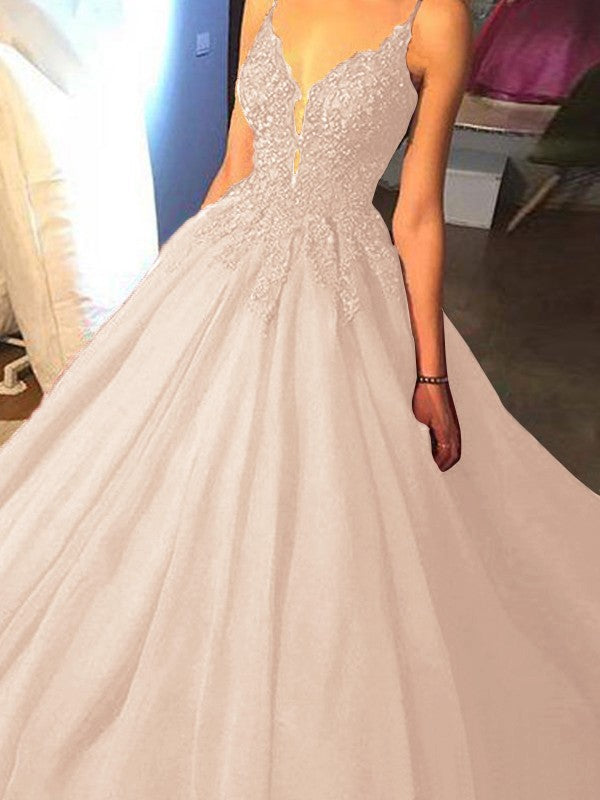 Ball Gown Sleeveless Spaghetti Straps Sweep/Brush Train With Applique Tulle Prom Dress