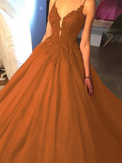 Ball Gown Sleeveless Spaghetti Straps Sweep/Brush Train With Applique Tulle Prom Dress