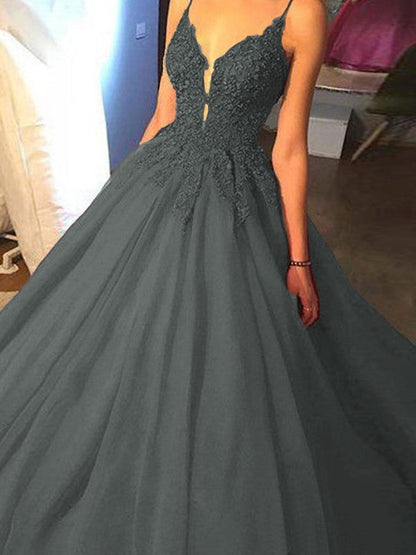 Ball Gown Sleeveless Spaghetti Straps Sweep/Brush Train With Applique Tulle Prom Dress