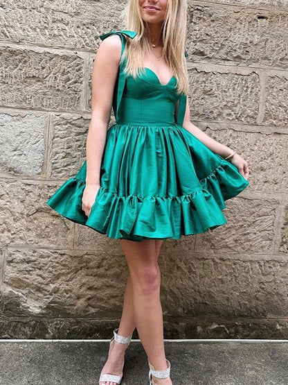 A-Line/Princess Taffeta Ruffles Sweetheart Sleeveless Short/Mini Homecoming Dress
