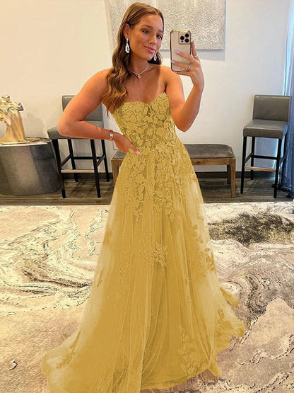 A-Line/Princess Tulle Corset-Style Applique Sweetheart Sleeveless Sweep/Brush Train Prom Dress