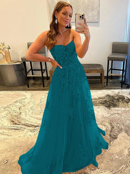 A-Line/Princess Tulle Corset-Style Applique Sweetheart Sleeveless Sweep/Brush Train Prom Dress