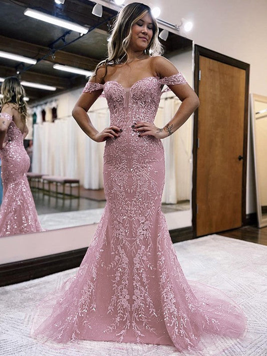 Sheath/Column Lace Applique Off-the-Shoulder Sleeveless Court Train Prom Dress