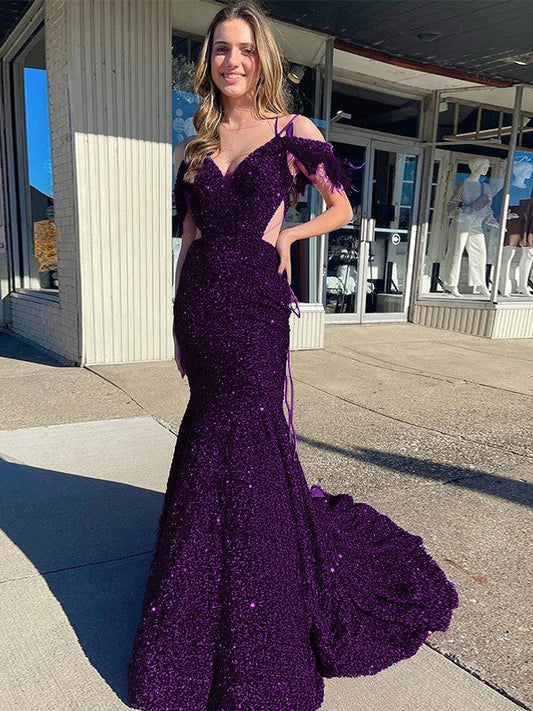 Sheath/Column Velvet Sequins Feathers/Fur V-neck Sleeveless Court Train Prom Dress
