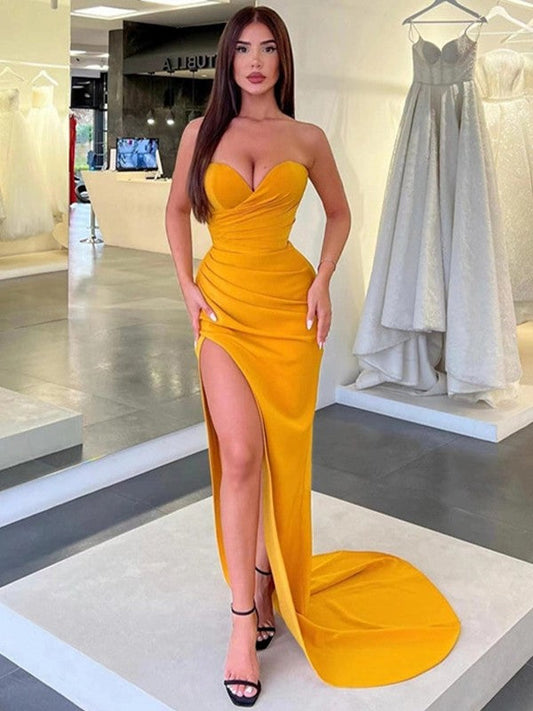 Sheath/Column Stretch Crepe Ruched Sweetheart Sleeveless Court Train Prom Dress