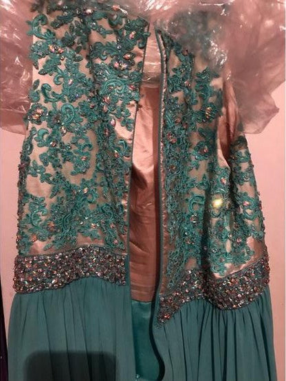A-Line Scoop Sleeveless With Applique Floor-Length Chiffon Plus Size Prom Dress