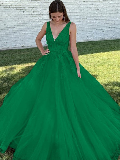 A-Line/Princess Tulle Applique V-neck Sleeveless Sweep/Brush Train Prom Dress