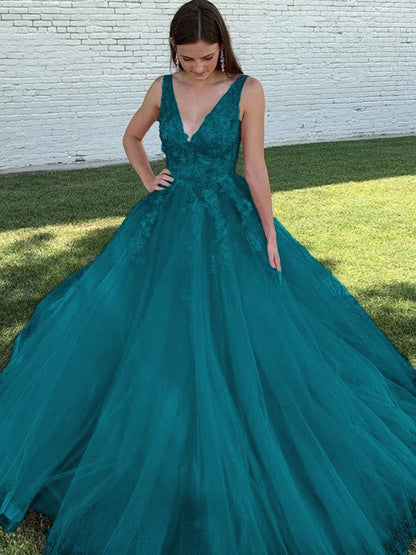 A-Line/Princess Tulle Applique V-neck Sleeveless Sweep/Brush Train Prom Dress