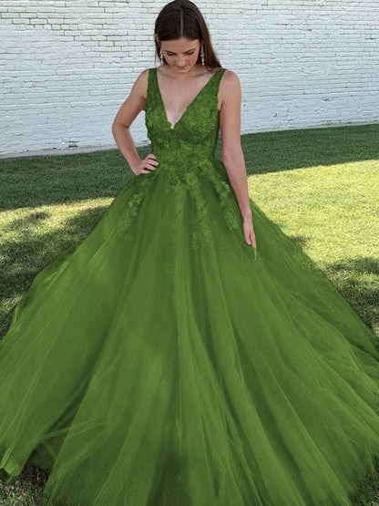 A-Line/Princess Tulle Applique V-neck Sleeveless Sweep/Brush Train Prom Dress