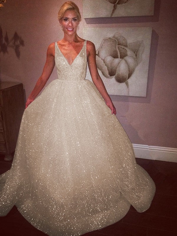 A-Line/Princess Floor-Length Sleeveless V-neck Prom Dress