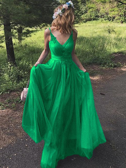 A-Line/Princess Tulle Applique V-neck Sleeveless Sweep/Brush Train Prom Dress