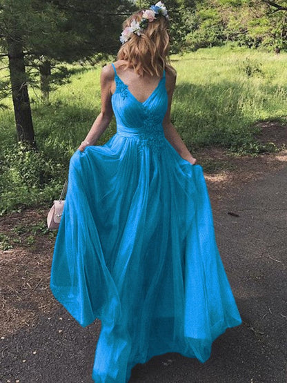 A-Line/Princess Tulle Applique V-neck Sleeveless Sweep/Brush Train Prom Dress