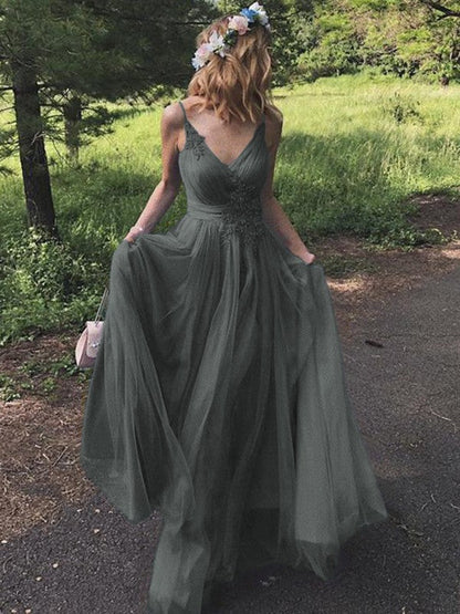 A-Line/Princess Tulle Applique V-neck Sleeveless Sweep/Brush Train Prom Dress