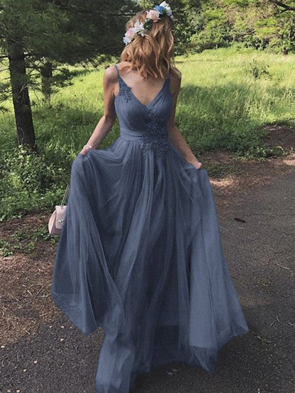 A-Line/Princess Tulle Applique V-neck Sleeveless Sweep/Brush Train Prom Dress