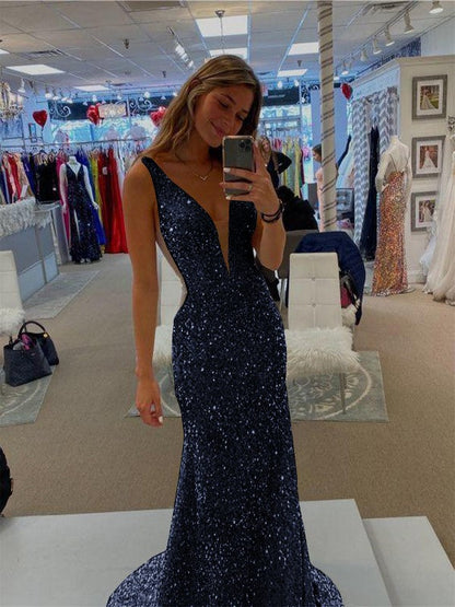 Sheath/Column Velvet Sequins V-neck Sleeveless Sweep/Brush Train Prom Dress