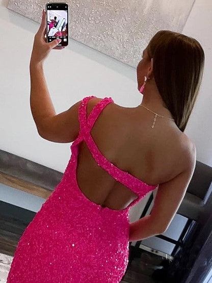 Sheath/Column Velvet Sequins One-Shoulder Sleeveless Short/Mini Homecoming Dress
